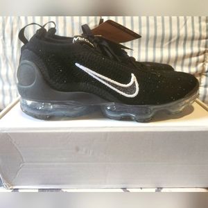 *NEW* Women's Nike Vapormax Size 7.5